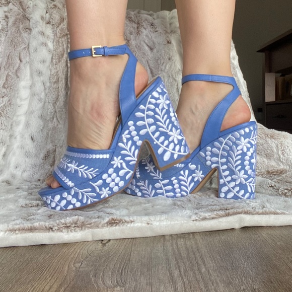 Blue/White Beautiful Summer Block Wedges - Picture 6 of 6